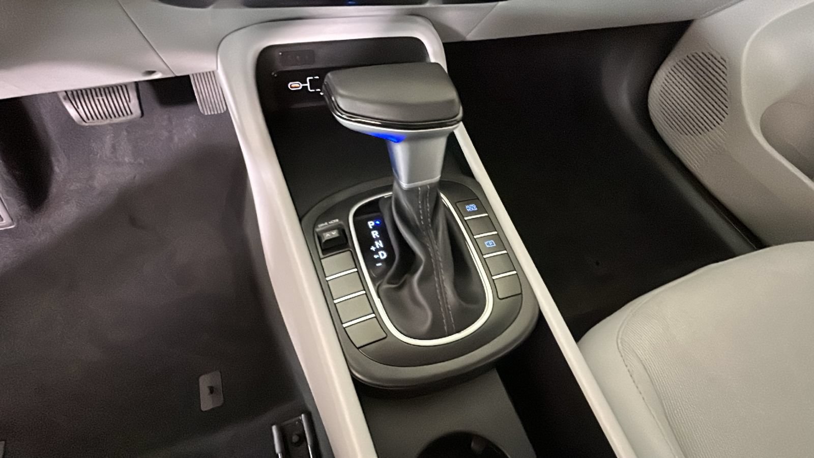 Used 2024 Hyundai Kona SEL FWD image 26