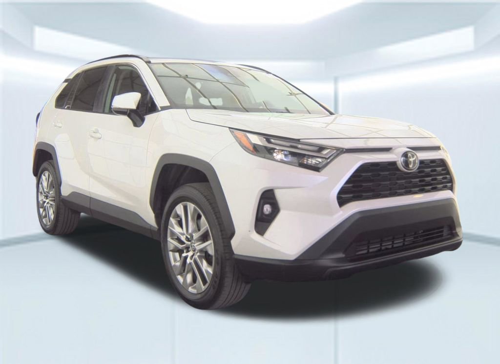 Used 2023 Toyota RAV4 XLE Premium FWD image 2
