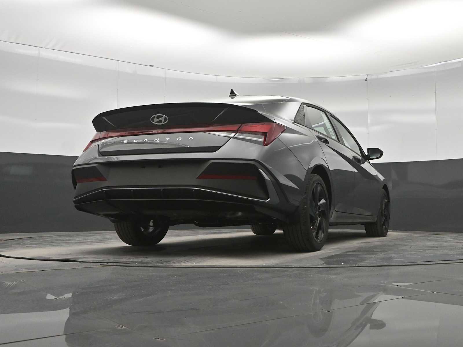 New 2026 Hyundai Elantra Sport FWD image 35