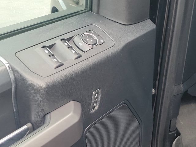 Used 2019 Ford F150 XLT w/ Equipment Group 302A Luxury AWD/4WD image 16