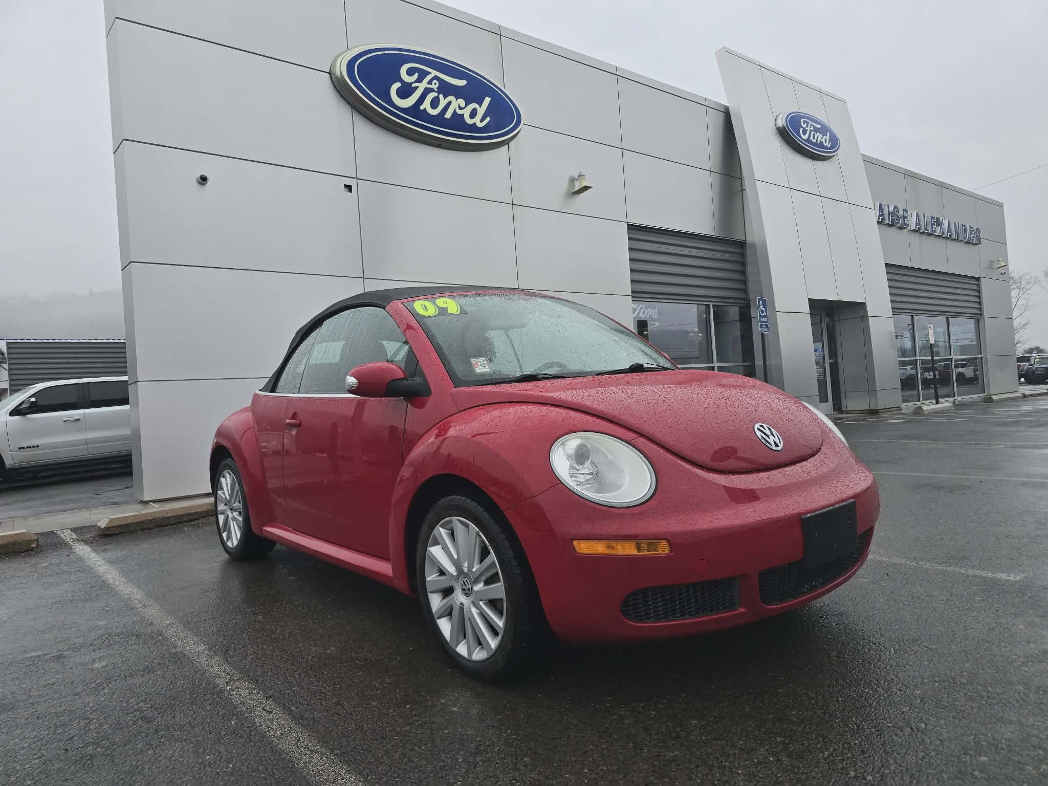 Used 2009 Volkswagen Beetle S image 1