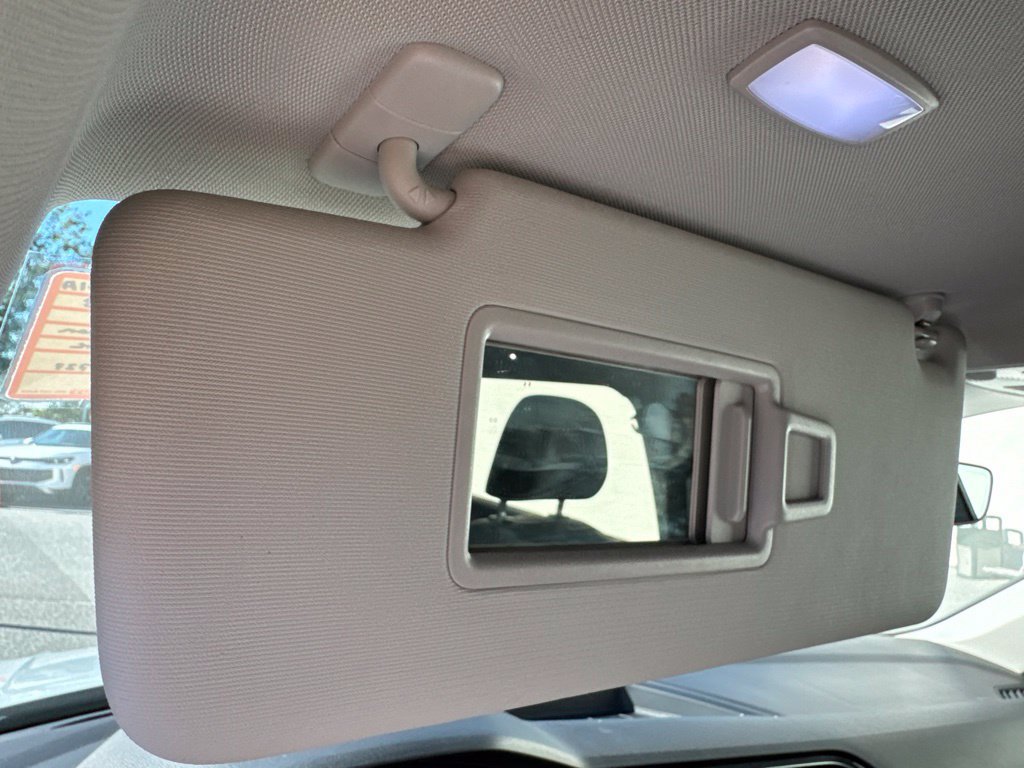 Used 2018 Volkswagen Tiguan SEL Premium FWD image 30