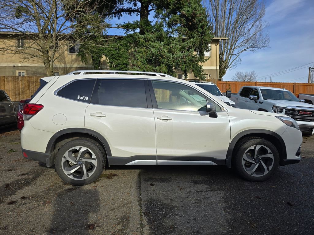 Used 2022 Subaru Forester Touring image 2