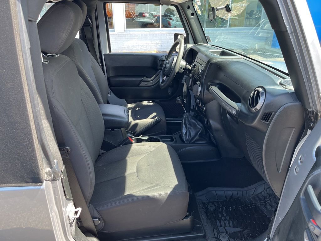 Used 2018 Jeep Wrangler Sport AWD/4WD image 34
