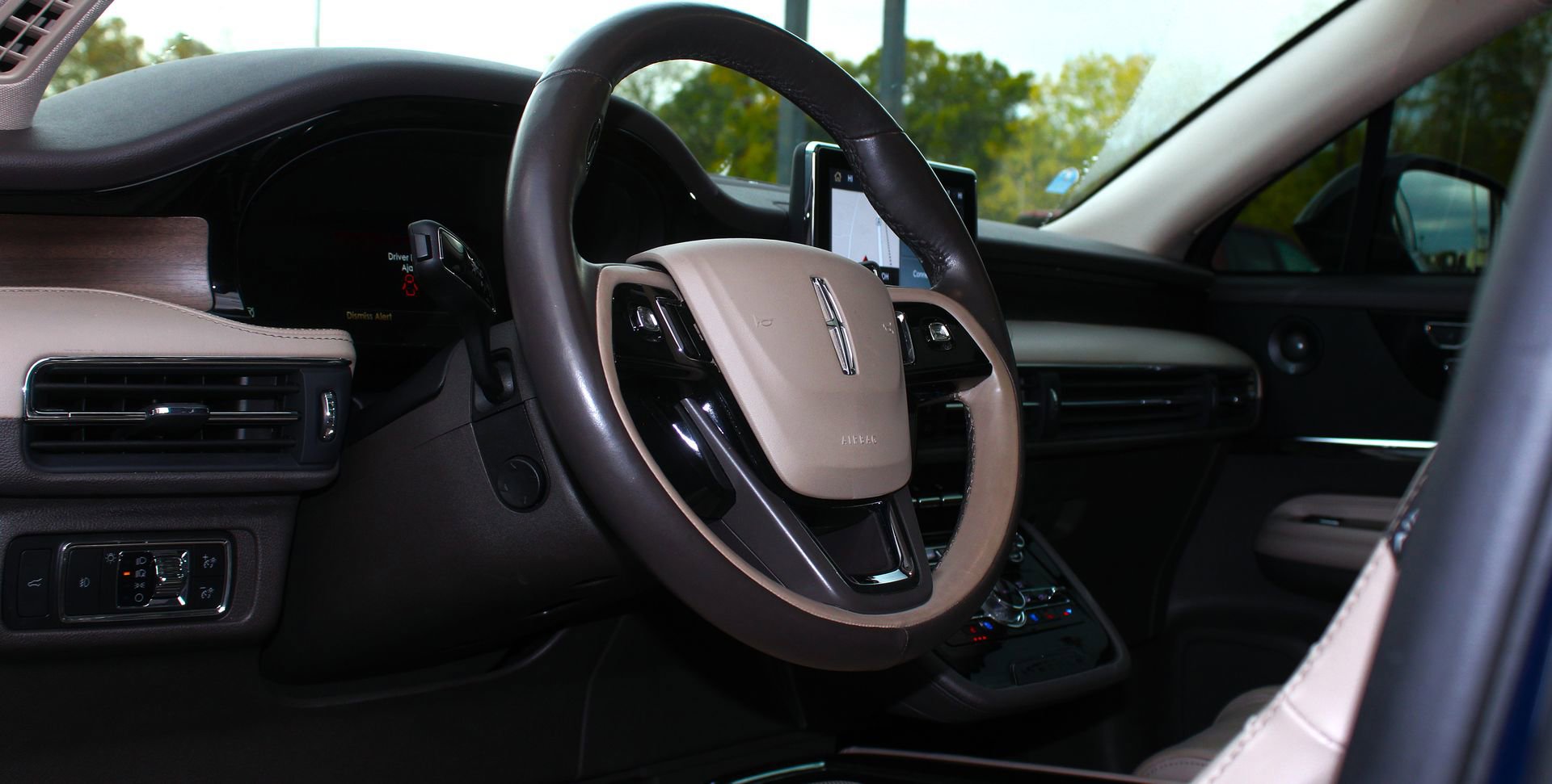 Used 2021 Lincoln Corsair Reserve w/ Equipment Group 201A image 16