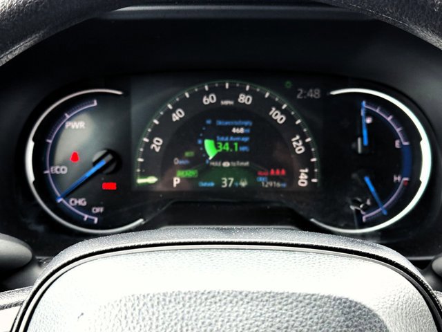 Used 2025 Toyota RAV4 LE image 37