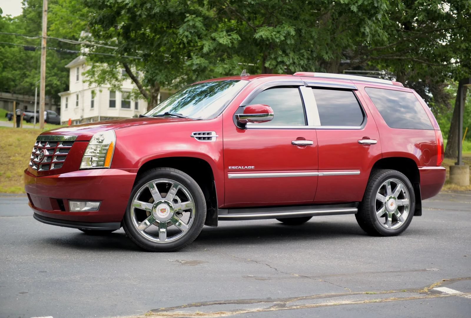Used 2010 Cadillac Escalade Luxury AWD/4WD image 17