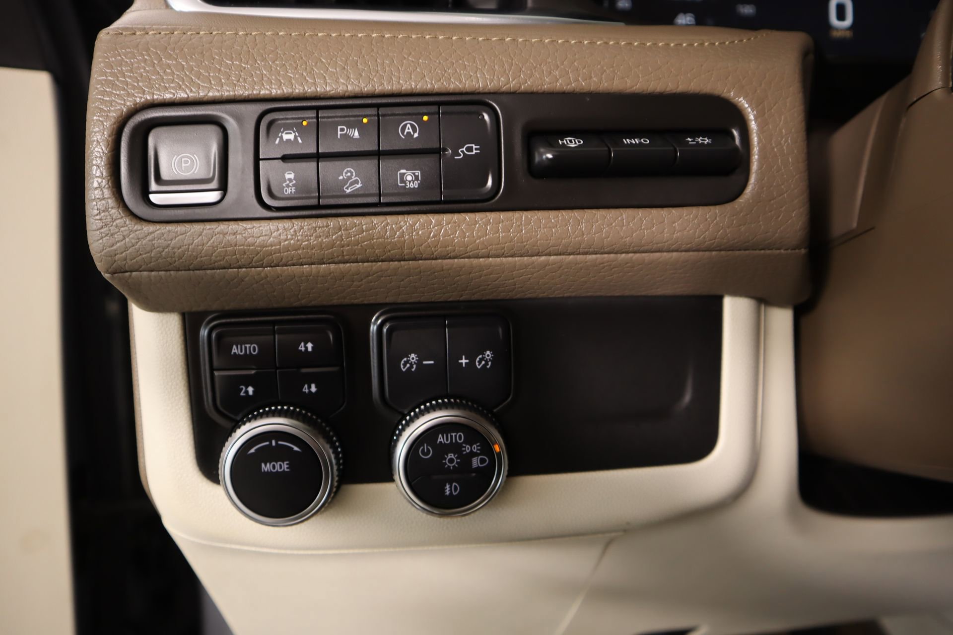 Used 2022 GMC Yukon XL Denali image 8