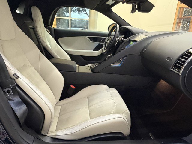 Used 2021 Jaguar F-TYPE P300 image 23