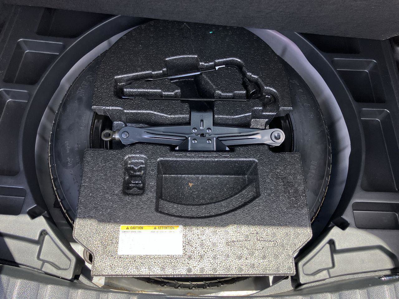 Certified 2023 Toyota Corolla Cross XLE image 28