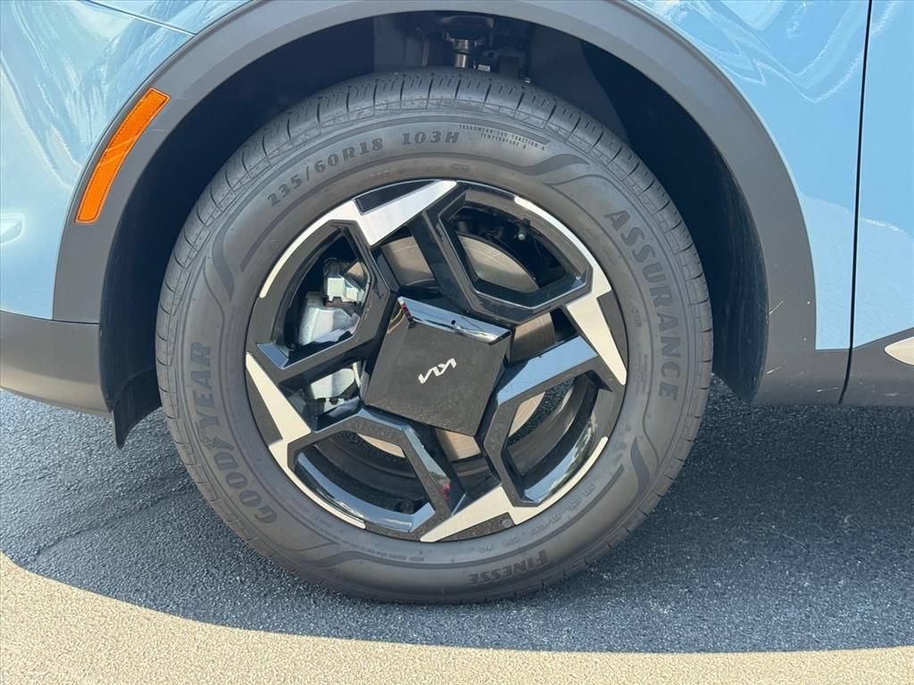 Certified 2026 Kia Sportage EX w/ EX Panoramic Sunroof Package AWD/4WD image 9