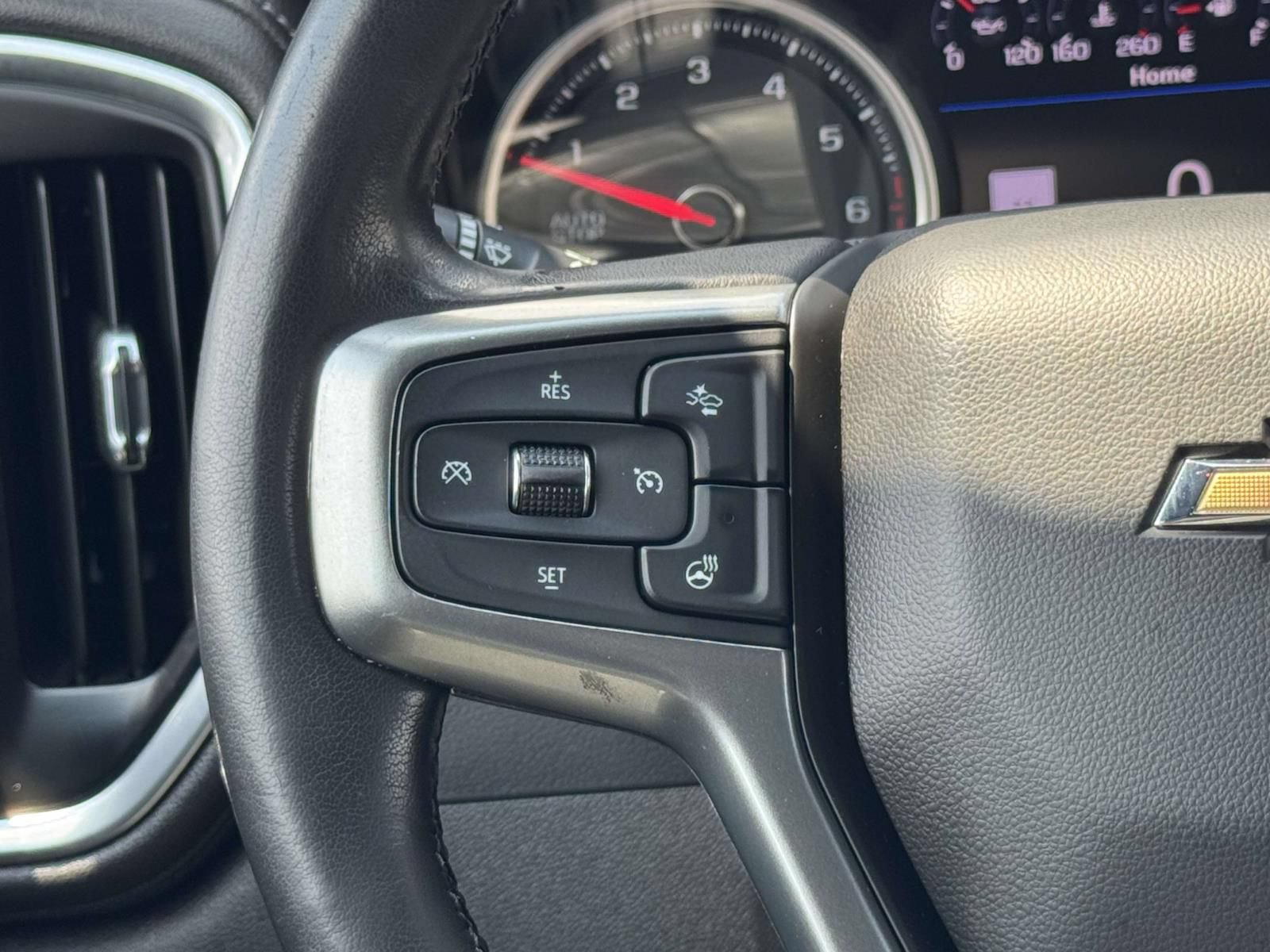 Used 2019 Chevrolet Silverado 1500 LTZ w/ LTZ Plus Package AWD/4WD image 7