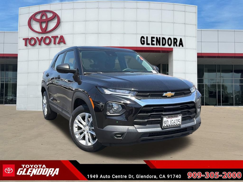 Used 2023 Chevrolet TrailBlazer LS FWD image 2