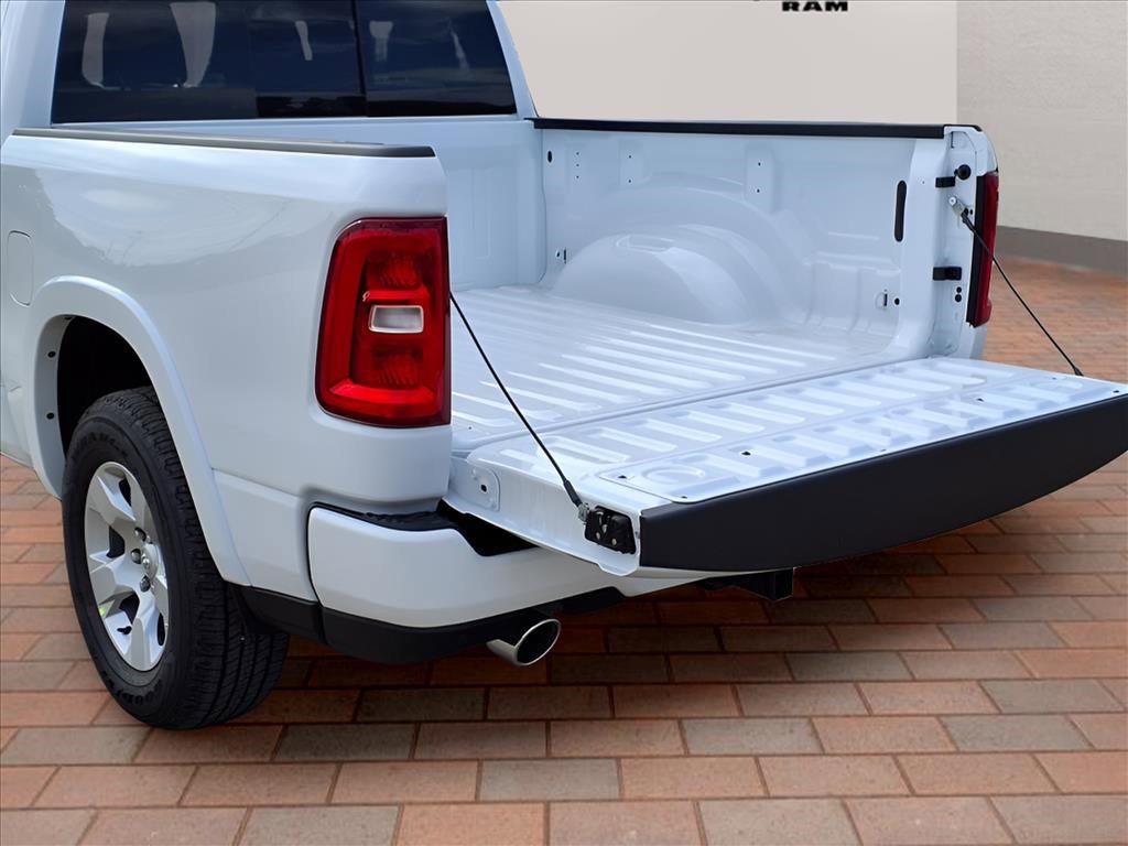 New 2026 RAM 1500 4x4 Crew Cab image 31