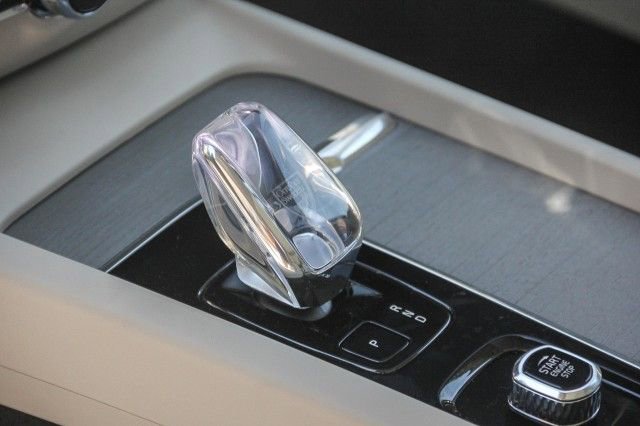 New 2025 Volvo V60 B5 Cross Country Ultra w/ Protection Package Premier image 23