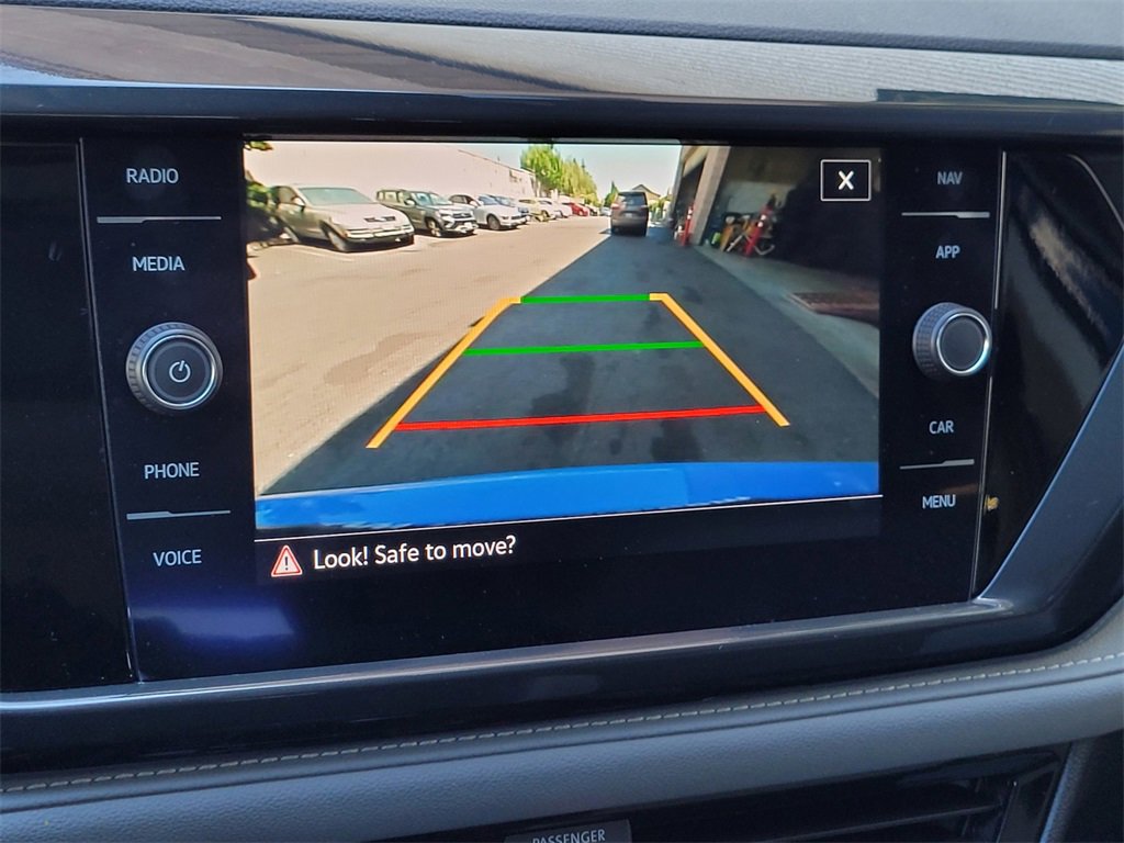 Used 2022 Volkswagen Taos SEL image 16