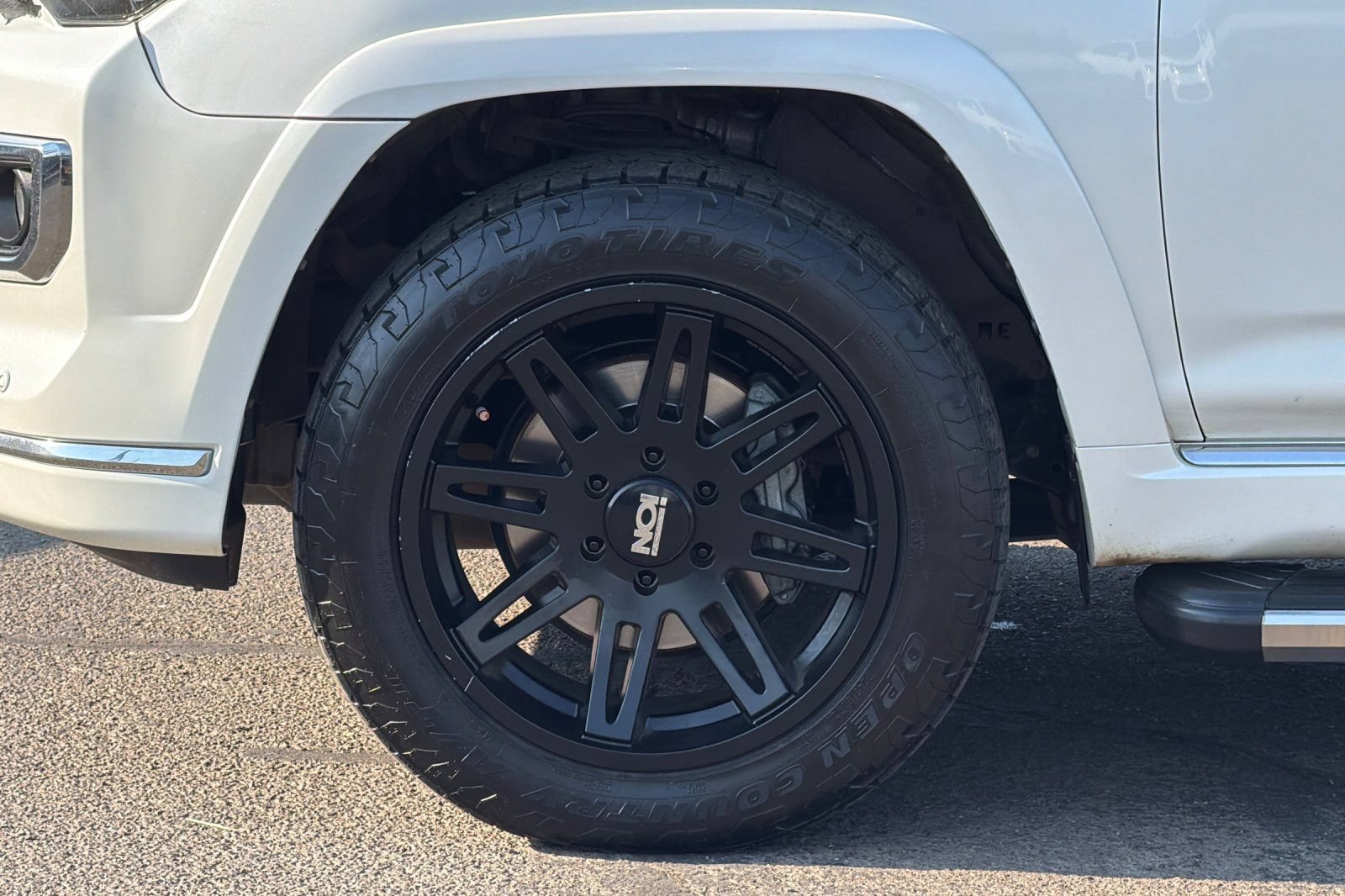 Used 2016 Toyota 4Runner Limited AWD/4WD image 24