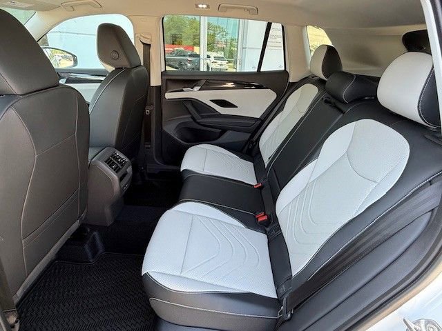 New 2025 Volkswagen Tiguan SE image 15