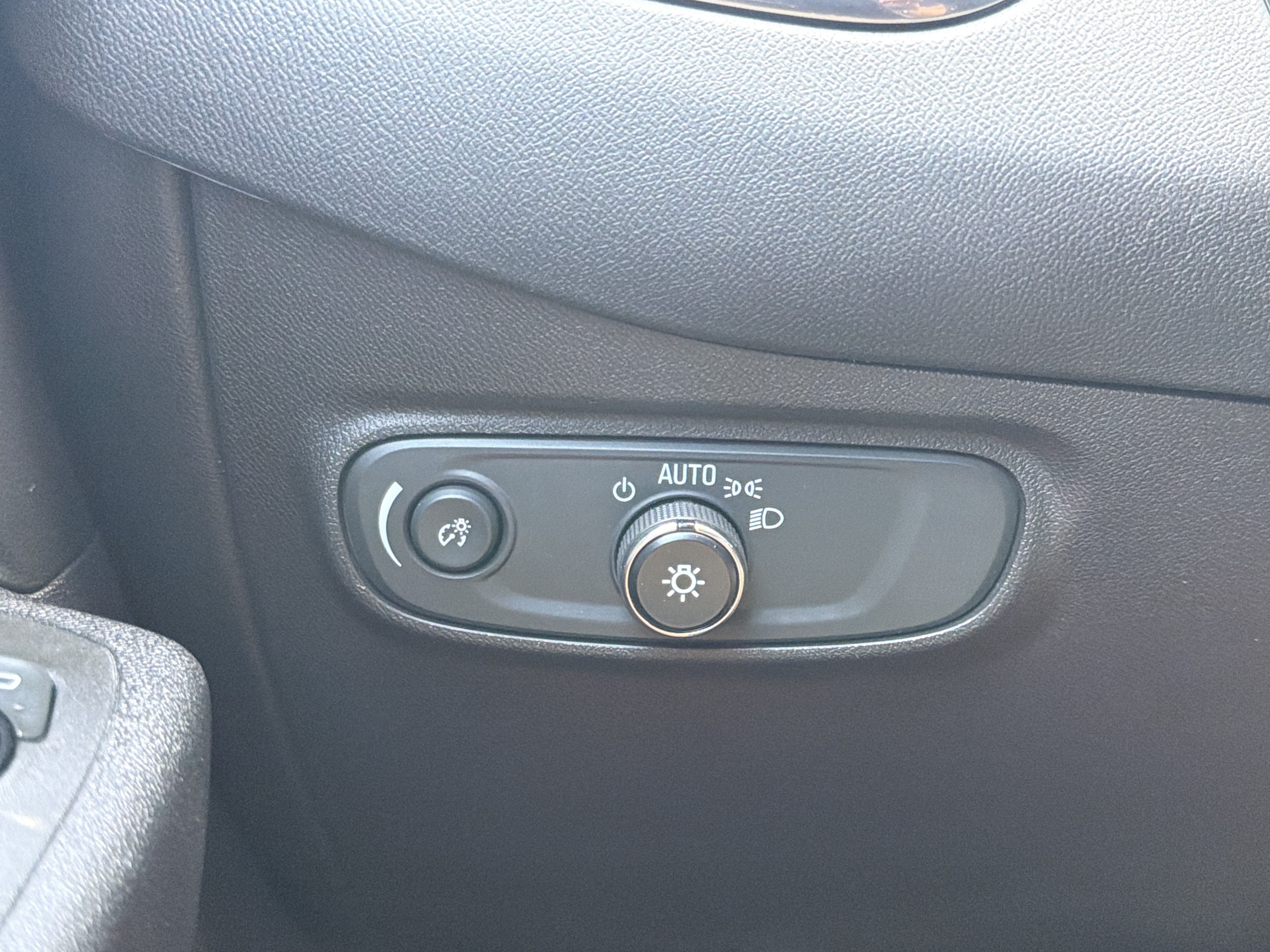 Used 2024 Chevrolet Equinox LS w/ LS Convenience Package FWD image 13
