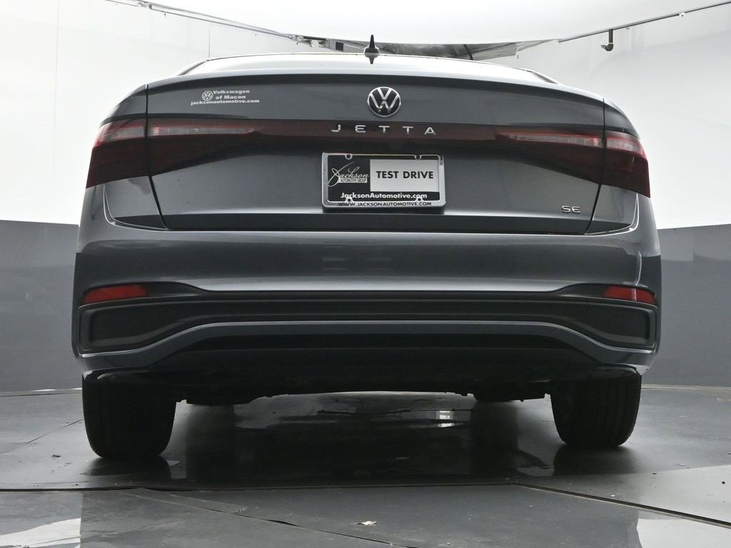 Used 2025 Volkswagen Jetta SE image 36