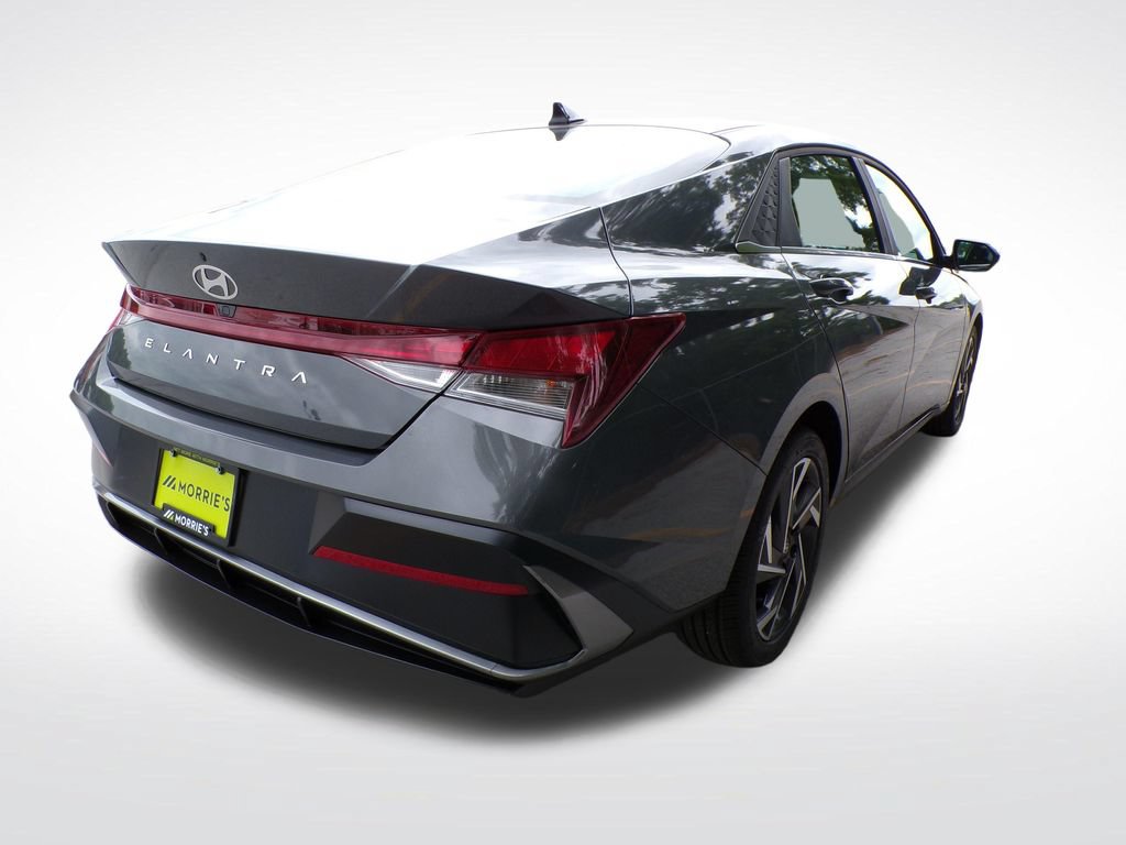 Certified 2025 Hyundai Elantra SEL FWD image 6