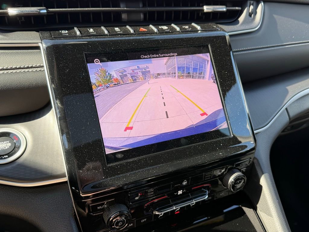 New 2025 Jeep Grand Cherokee L Laredo w/ Luxury Tech Group I image 17