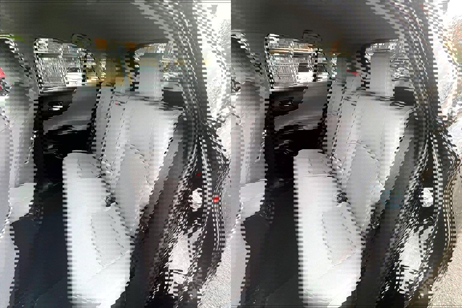 Used 2023 Toyota Venza LE image 23