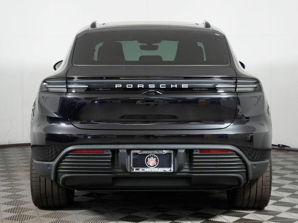 Certified 2025 Porsche Macan 4S Electric AWD/4WD image 6