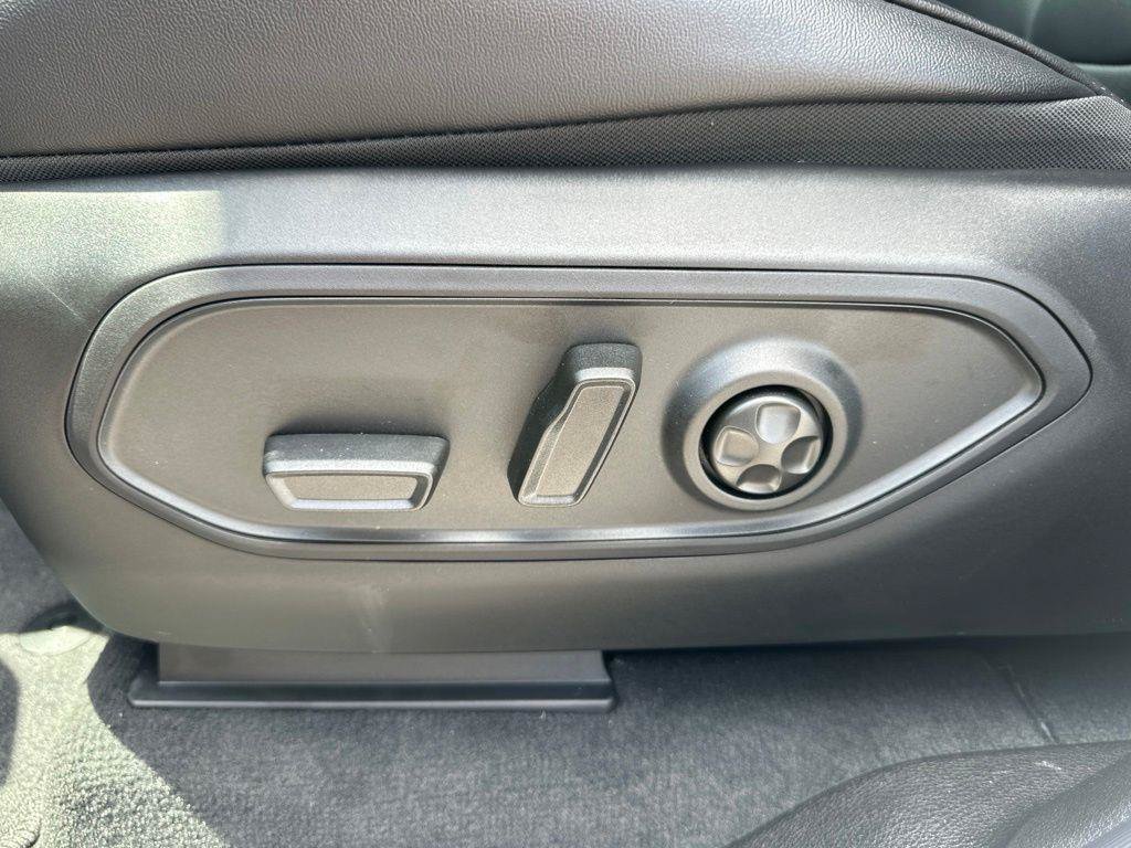 New 2026 Jeep Grand Cherokee Limited w/ Limited Altitude Package RWD image 29