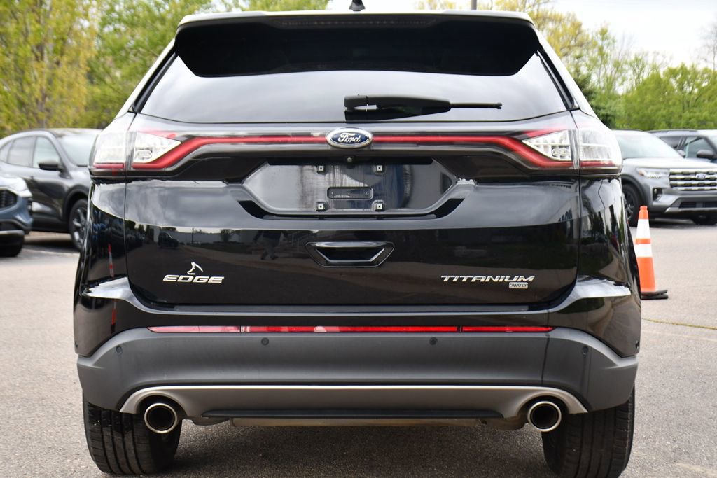 Used 2018 Ford Edge Titanium w/ Equipment Group 302A AWD/4WD image 5
