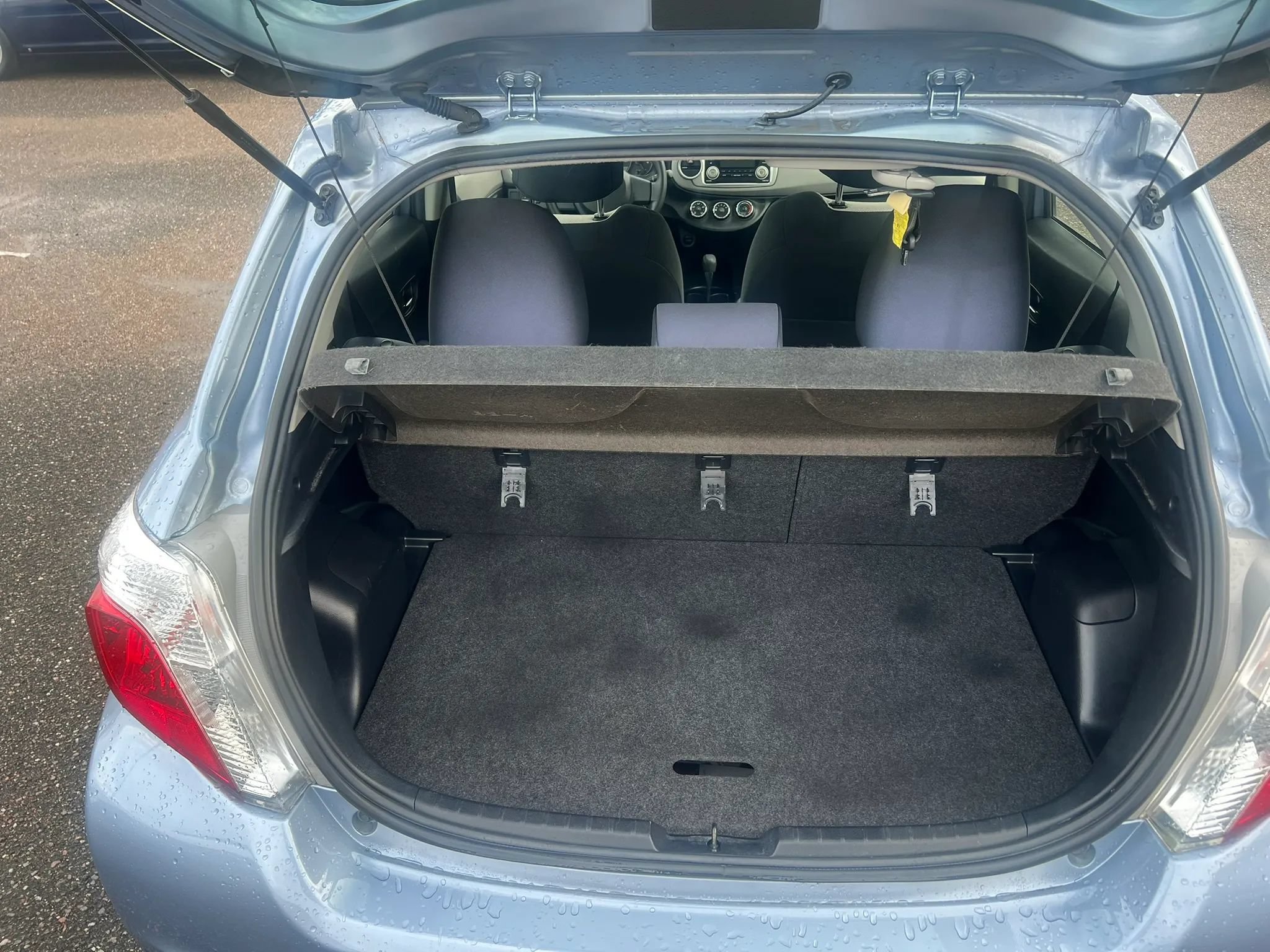 Used 2013 Toyota Yaris LE FWD image 14