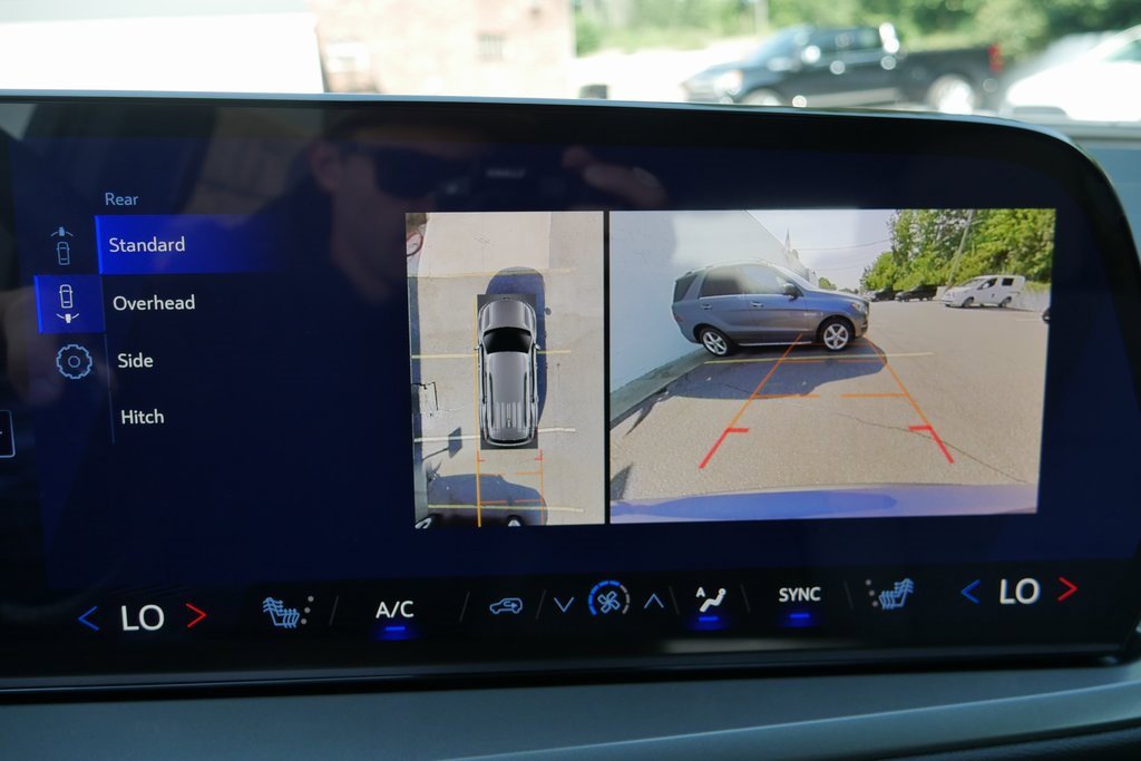 New 2026 Chevrolet Traverse LT w/ Enhanced Driving Package image 17