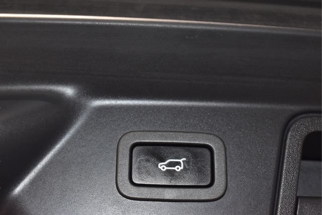 Used 2021 Land Rover Range Rover Velar R-Dynamic S AWD/4WD image 18