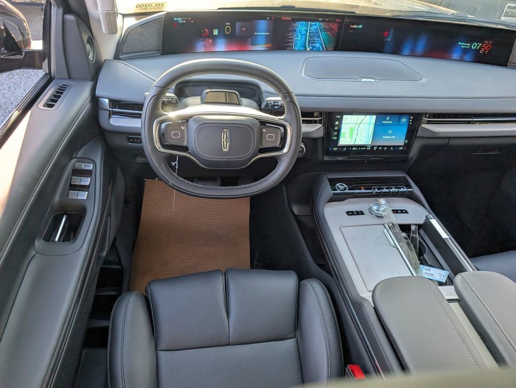 New 2026 Lincoln Navigator L Reserve AWD/4WD image 14
