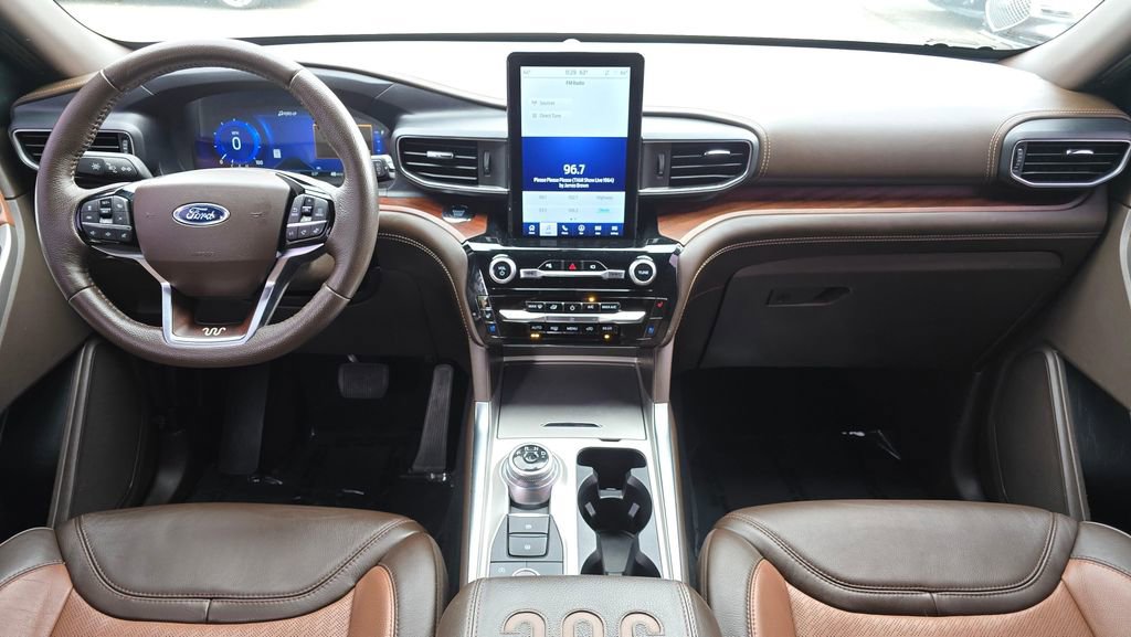 Used 2023 Ford Explorer King Ranch w/ Technology Package AWD/4WD image 19