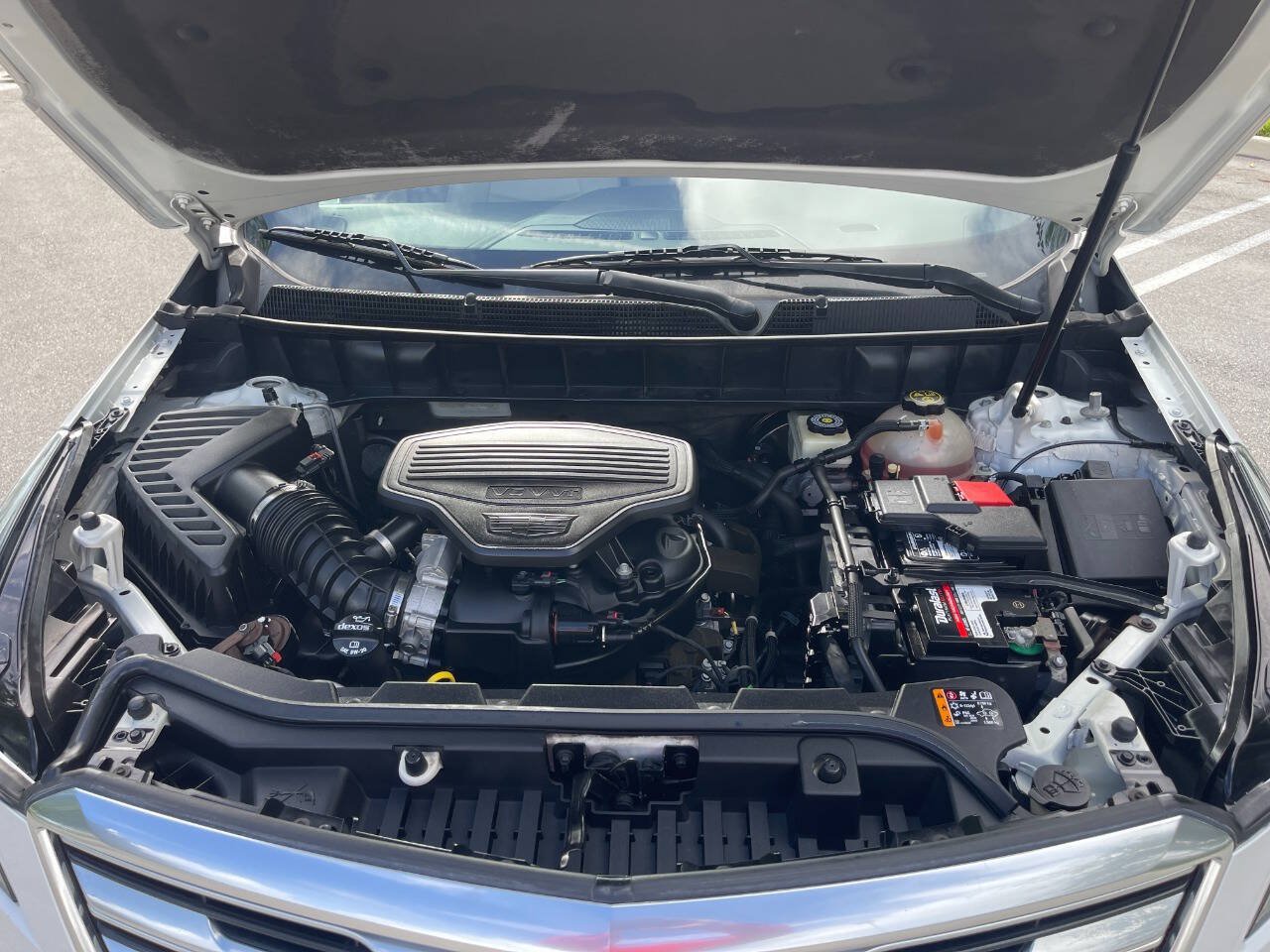 Used 2018 Cadillac XT5 Luxury w/ Driver Awareness Package AWD/4WD image 13