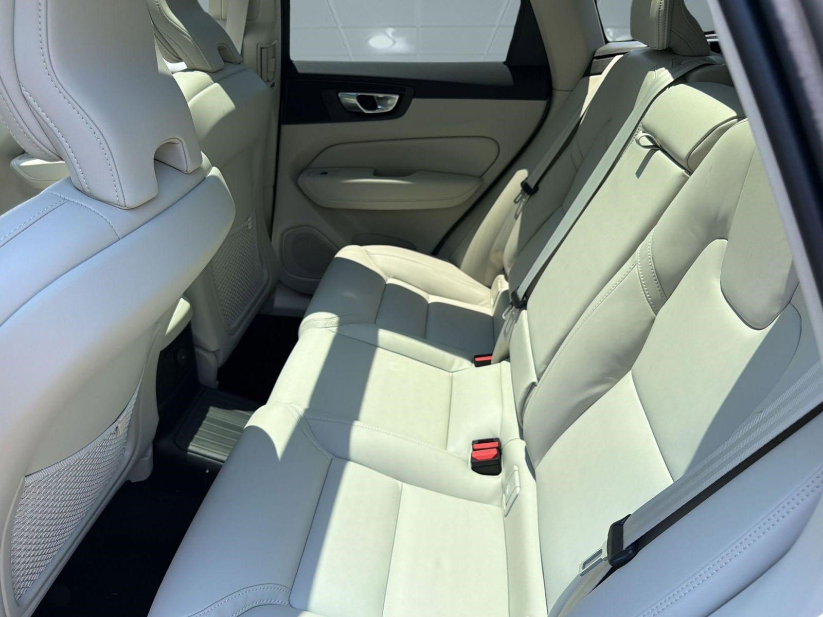 New 2026 Volvo XC60 T8 Ultra w/ Climate Package AWD/4WD image 14