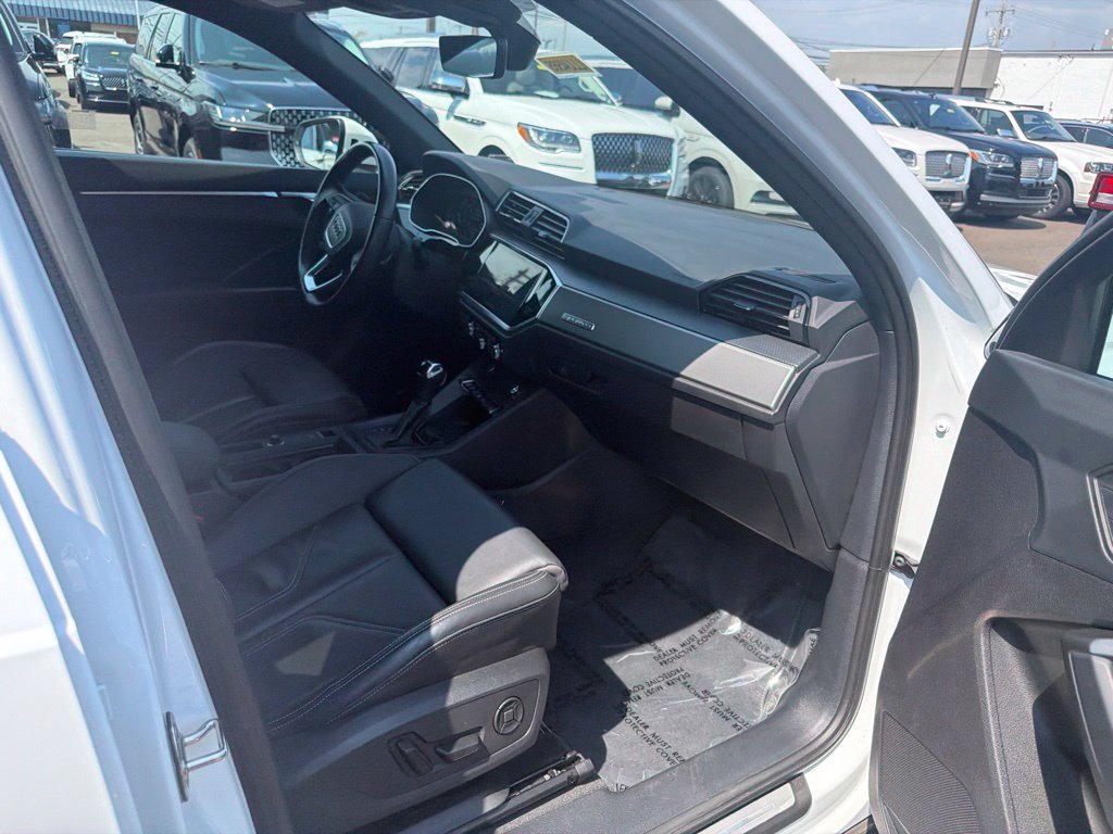Used 2024 Audi Q3 2.0T Premium w/ Convenience Package AWD/4WD image 15