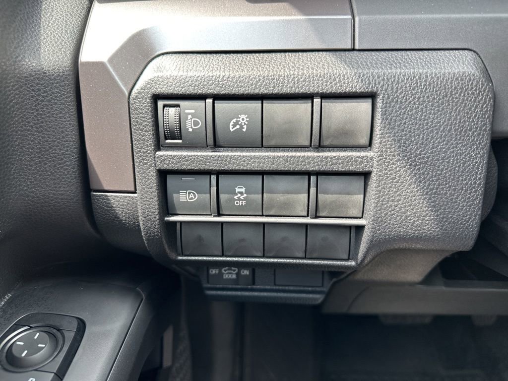 Certified 2025 Toyota Tacoma TRD Off-Road AWD/4WD image 14