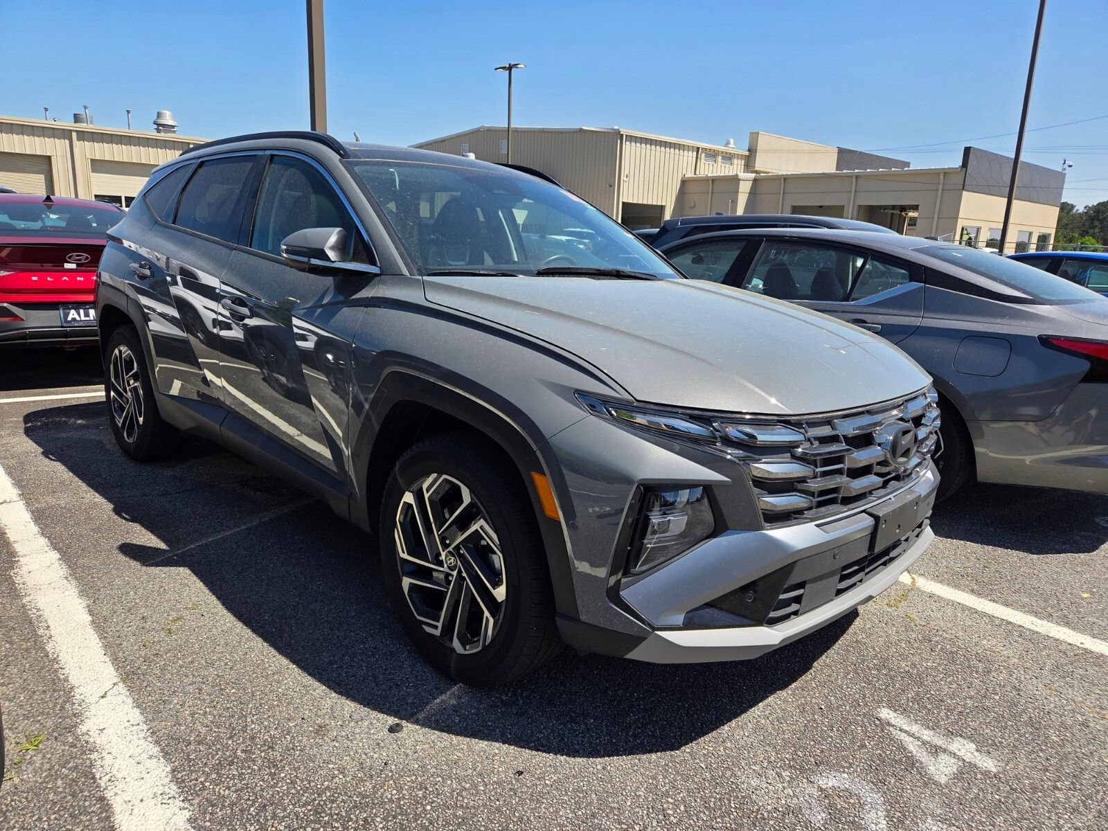 Used 2025 Hyundai Tucson Limited AWD/4WD image 1