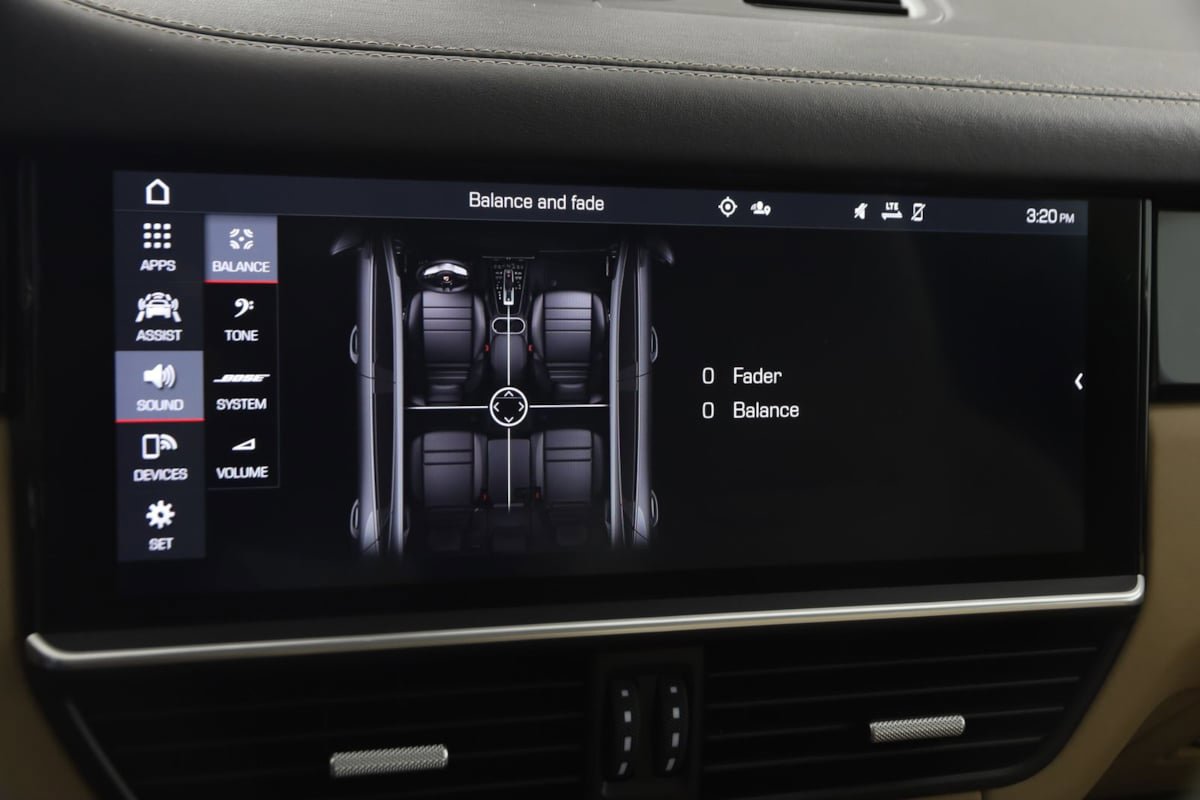 Used 2020 Porsche Cayenne AWD/4WD image 41