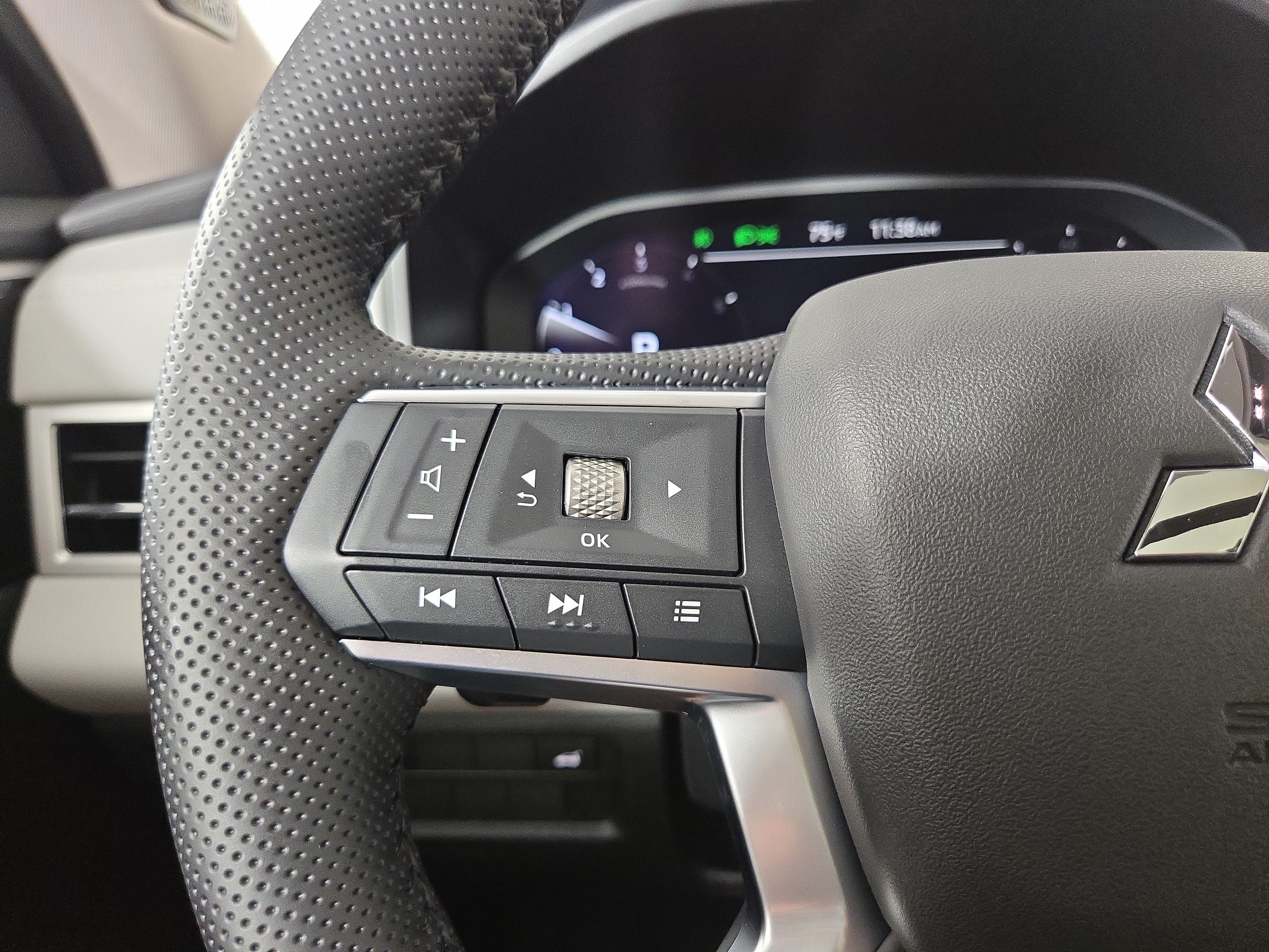 New 2026 Mitsubishi Outlander SE AWD/4WD image 15