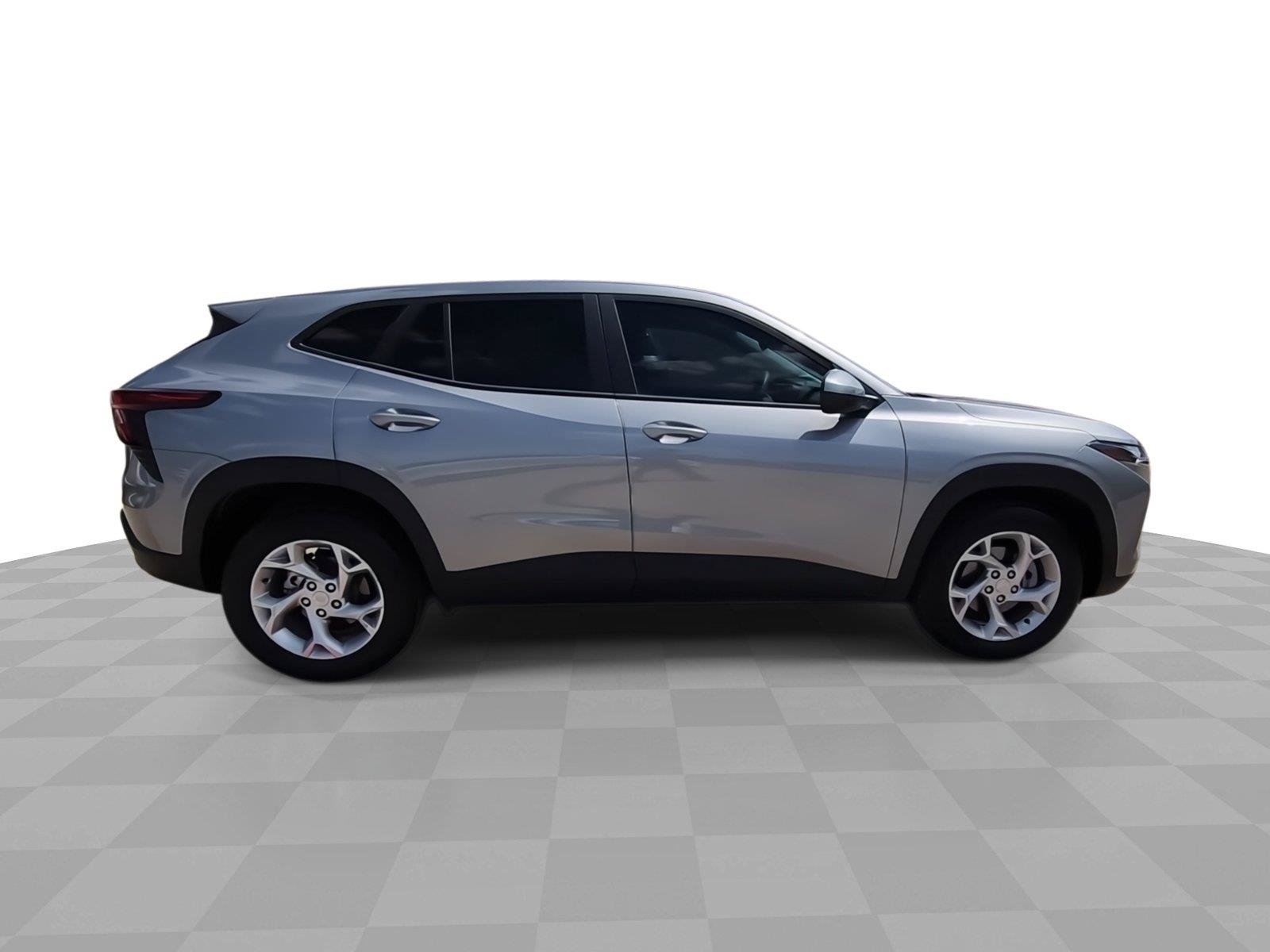 Used 2024 Chevrolet Trax LS w/ LS Convenience Package FWD image 9