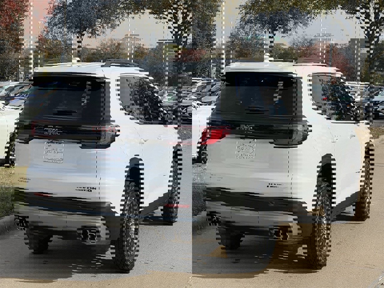 Used 2025 GMC Acadia Elevation image 3