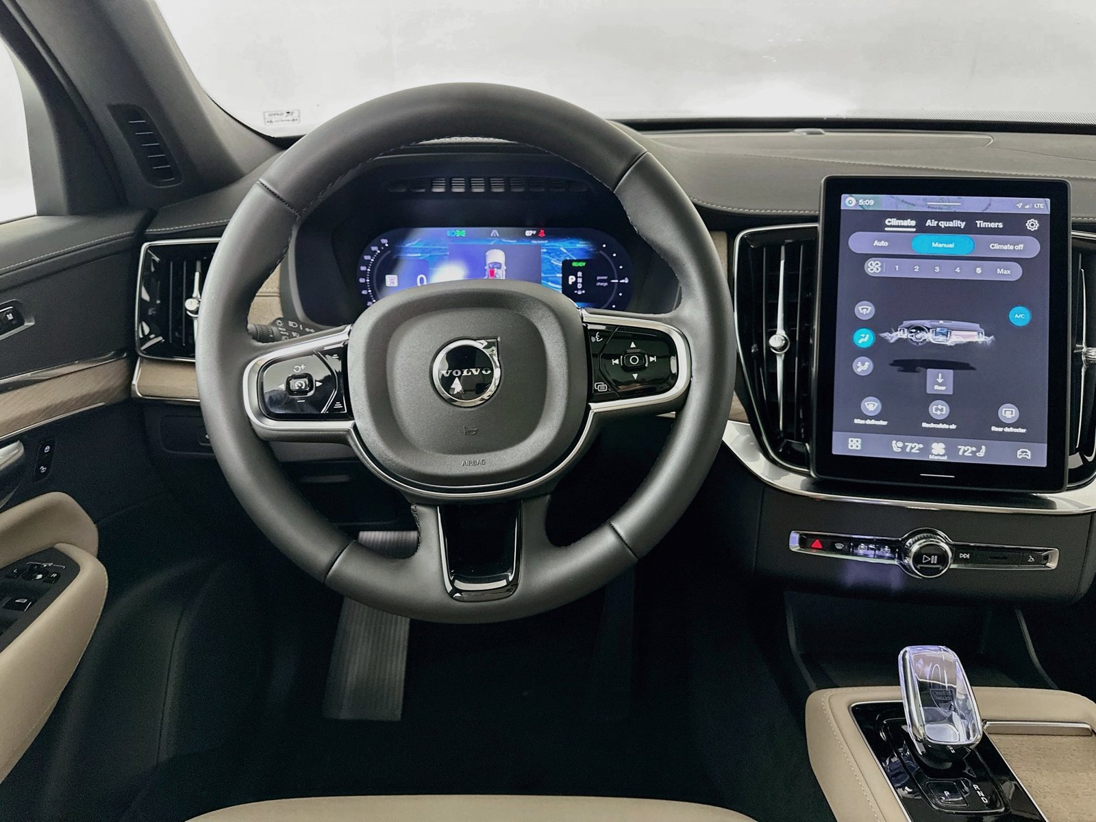 New 2026 Volvo XC90 T8 Plus w/ Protection Package AWD/4WD image 15