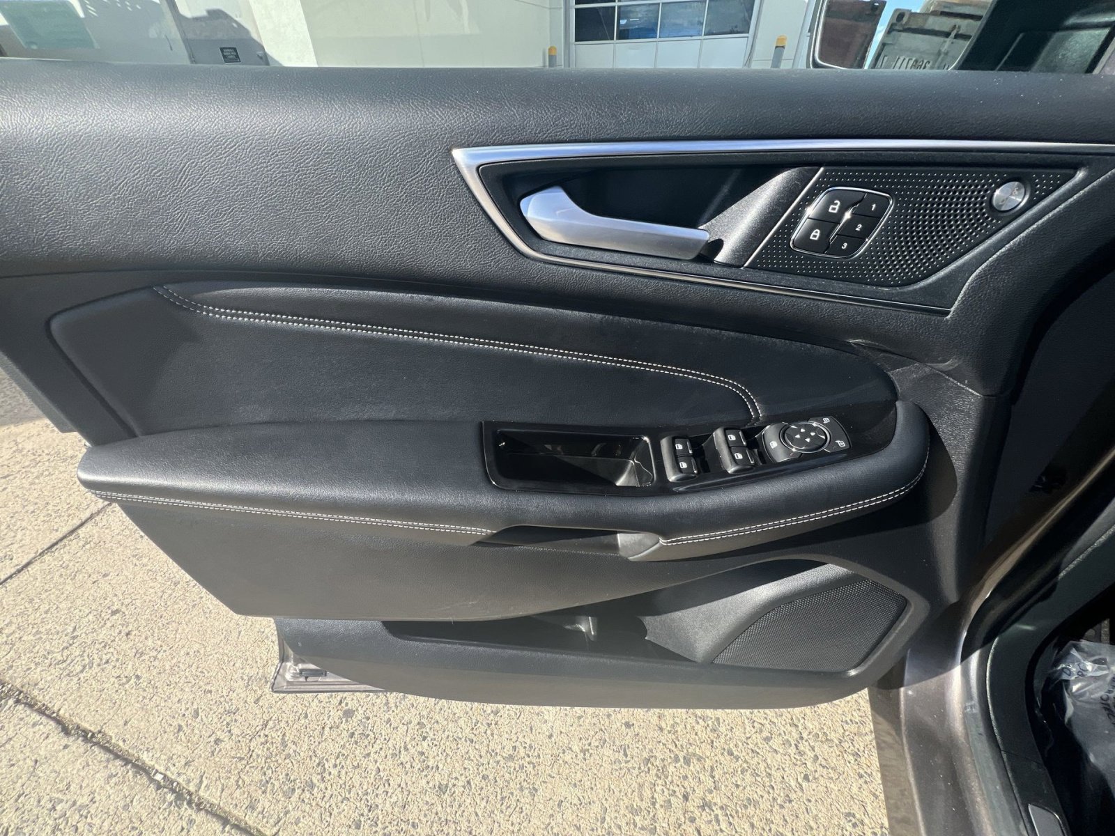 Used 2019 Ford Edge Titanium w/ Equipment Group 301A image 15