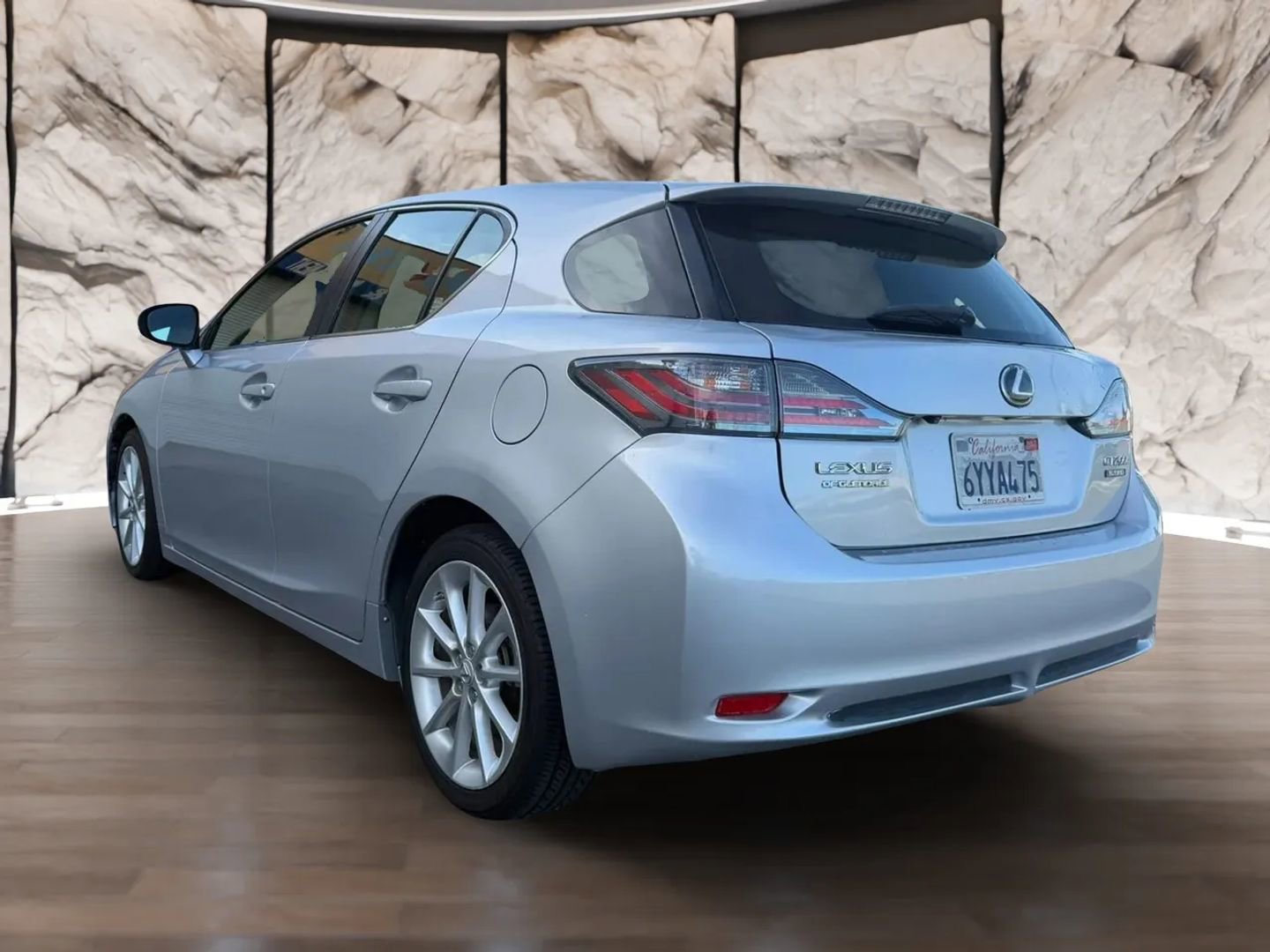 Used 2013 Lexus CT 200h w/ Premium Pkg w/Navigation FWD image 8