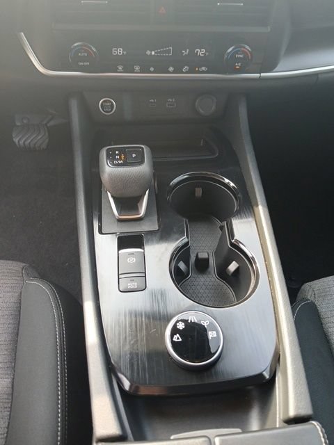 Used 2023 Nissan Rogue SV AWD/4WD image 20