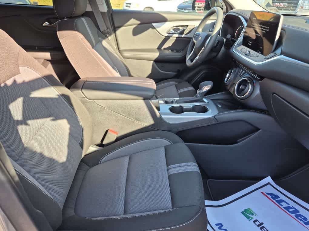 New 2026 Chevrolet Blazer LT w/ Convenience Package FWD image 39