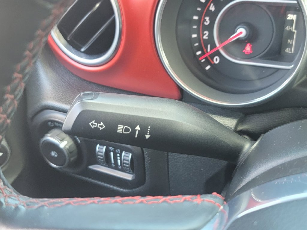 Used 2018 Jeep Wrangler Unlimited Rubicon w/ Dual Top Group AWD/4WD image 31